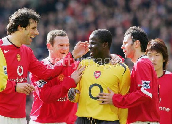 足球名场面搞笑视频阿森纳,足坛最搞笑的10大球星