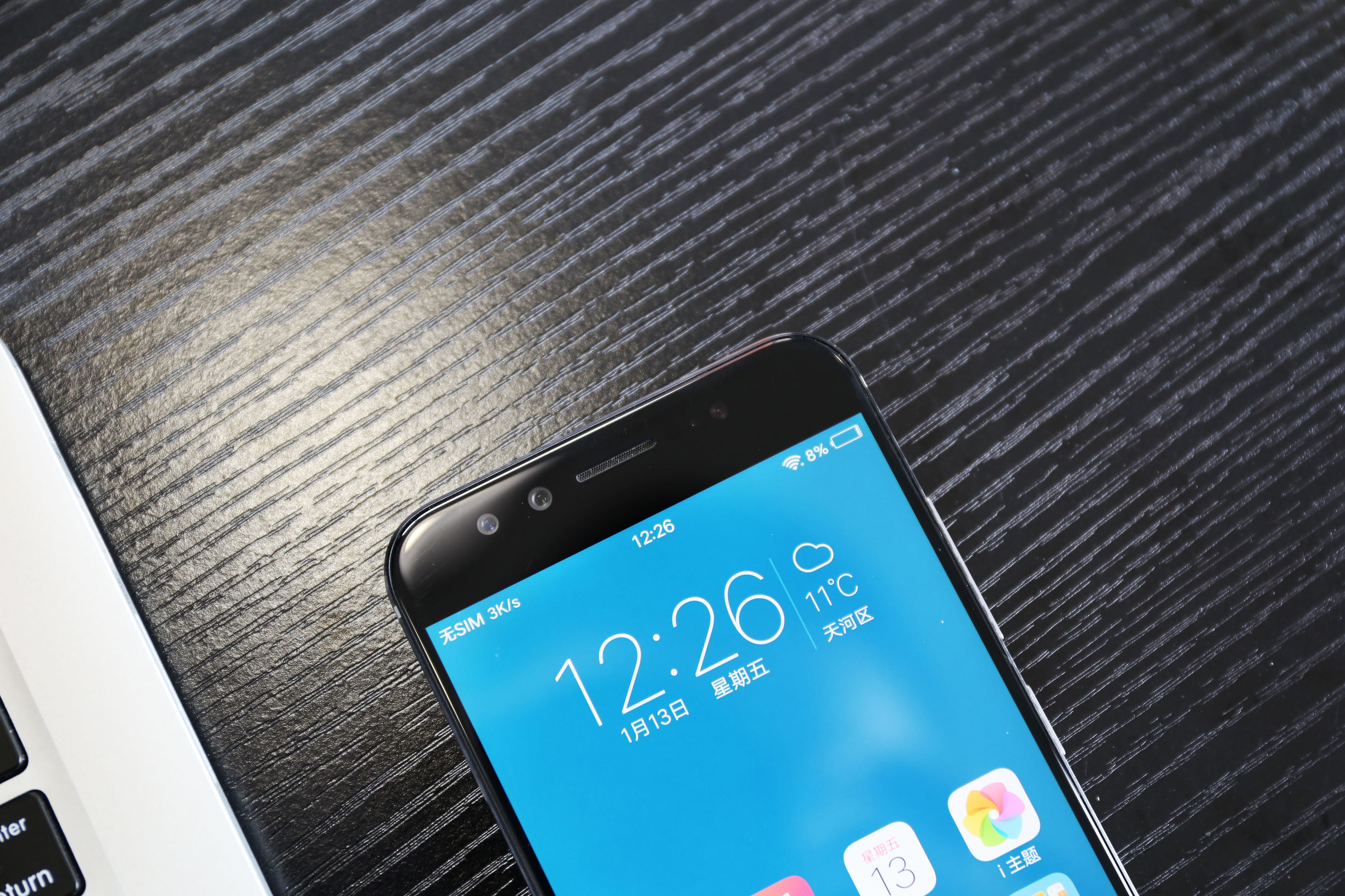 vivox9plus星空灰和黑色哪个好,vivox9星空灰跟金色尺寸一样