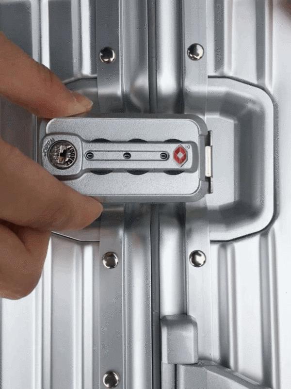 国产箱包性价比高,国产的箱包拉杆箱