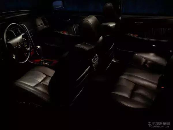 谦谦君子亦需V8！雷克萨斯LS家族历史