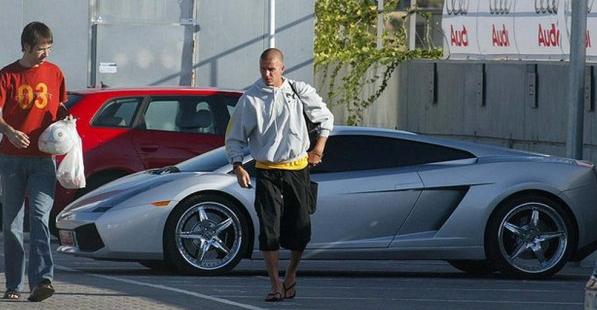 皇马银河战舰的队长,银河战舰皇马球星座驾