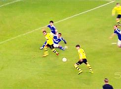 c罗是不是最搞笑的足球巨星,c罗足球场上搞笑瞬间