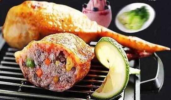 今天来分享一道鸡翅包饭的教程,如何制作正宗鸡翅包饭