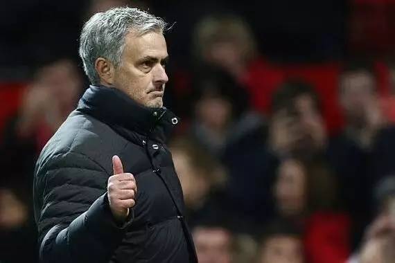 浼婂竷鍦ㄦ浖鑱旂殑楂樺厜鏃跺埢,浼婂竷鏇艰仈缁忓吀鐬棿