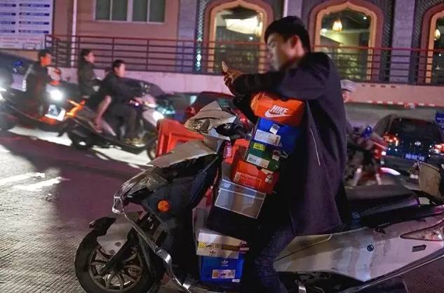 美国海关查获5亿美元假包,美国莆田假鞋事件