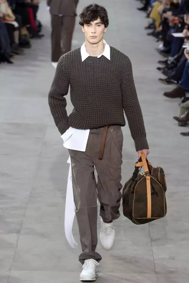 轰动时尚圈LouisVuittonXSupreme系列