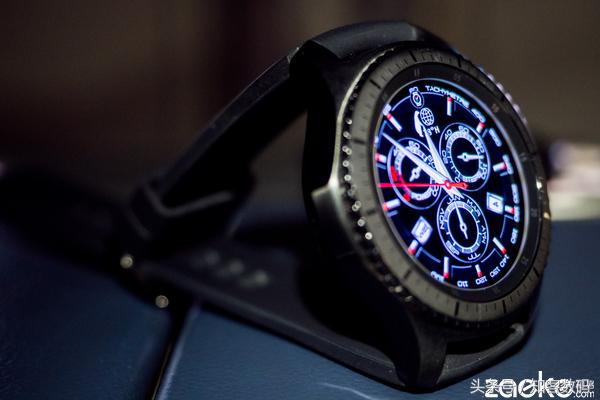 三星手表gears3现在还值得买不,三星手表gears3经典版开箱