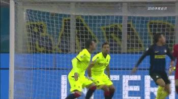 足坛十大逆天倒钩破门,足球十大倒钩进球排行榜