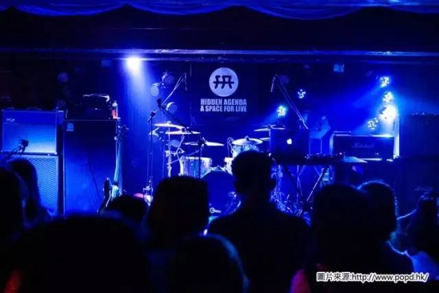 去另一个城市看livehouse,每去到一座城市都要去看看风景