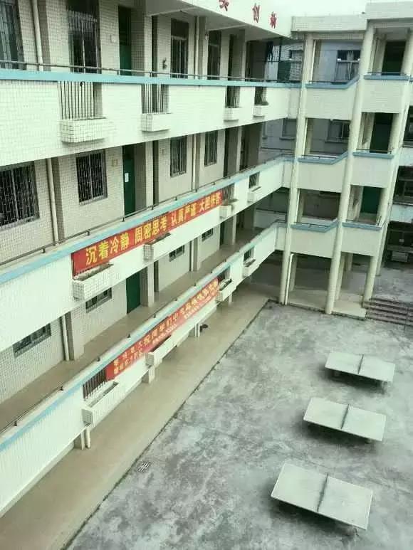 致所有在石滩读过书的同学,回去再看母校一眼吧!