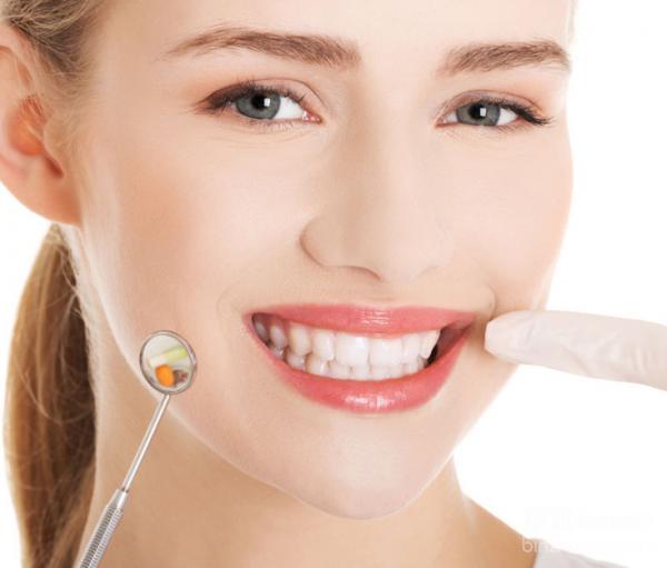 洗牙真的能让牙齿美白吧,洗牙补牙美白牙齿一次性搞定