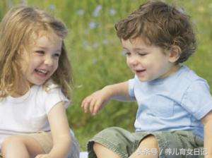 宝宝性格内向怕被欺负怎么办,孩子胆小被欺负怎么引导