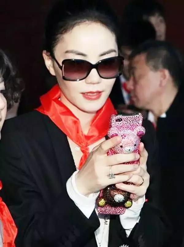 刘亦菲孙俪同款帽子,杨幂孙俪同款卫衣