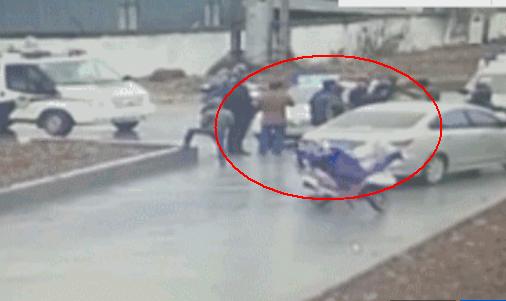 金华男子驾车撞人,浙江金华一男子驾车撞人