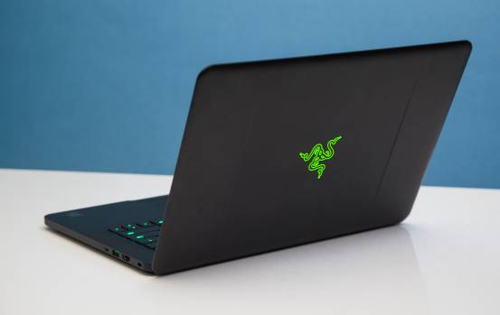 雷蛇灵刃razerbladepro,雷蛇买灵刃14还是灵刃15