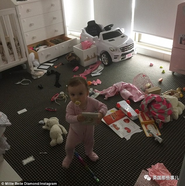 两岁能干嘛？人家的两岁……已经开始各种走秀代言了……