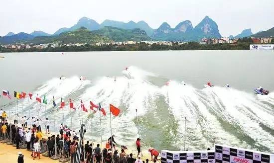 别再说你会玩了，看过他们后，估计你就默默去面壁了……