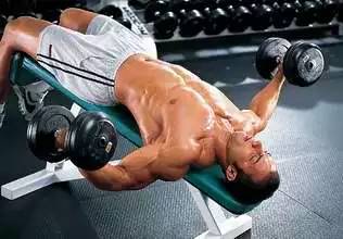 怎么使胸肌变大,为什么练胸肌感觉胸肌没变大