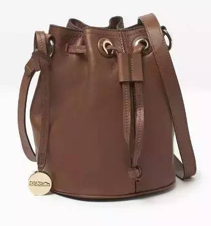 你们看日剧时都只看脸，却没看到16年这三大热门包款！