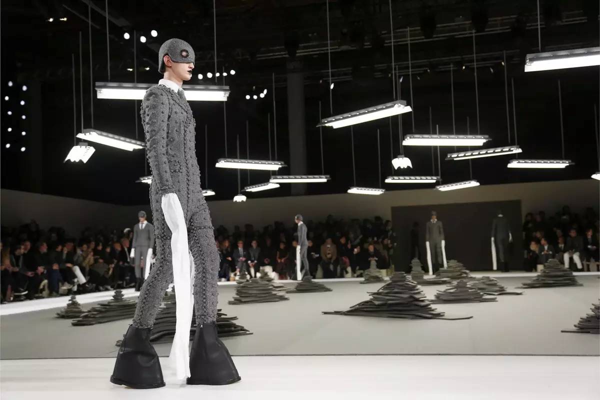 thombrowne,thombrowne金色扣子