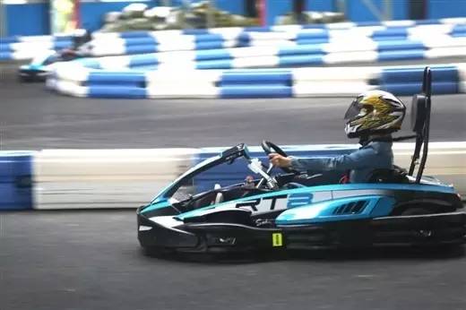 别再说你会玩了，看过他们后，估计你就默默去面壁了……