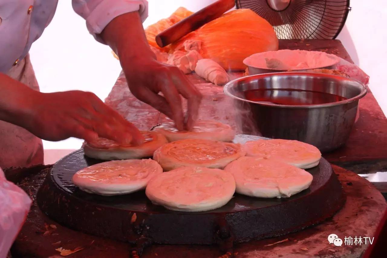 网络媒体走转改｜绥德小吃名远扬郭家沟里品个够