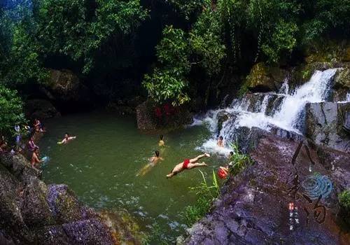 别再说你会玩了，看过他们后，估计你就默默去面壁了……