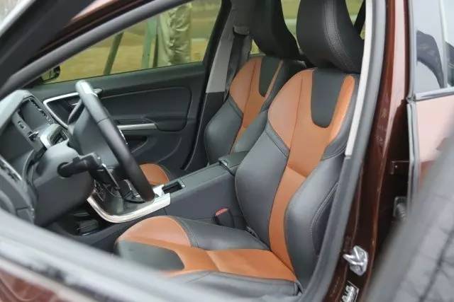 试驾全新一代沃尔沃v60,沃尔沃v60cc最新款越野视频