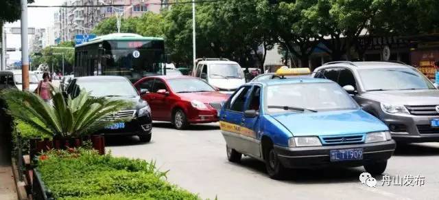 公开征集治理交通拥堵意见建议,破解城区道路拥堵问题提案