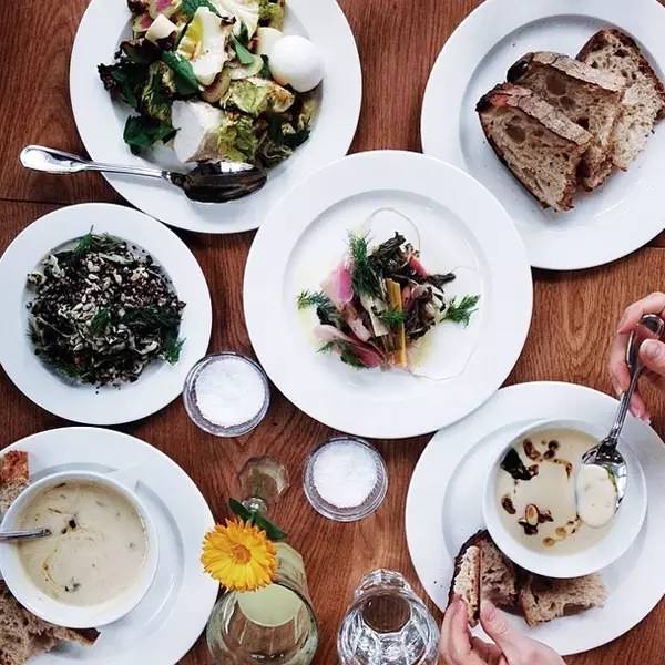 为什么别人拍的食物比你美？秘诀就在于这些高颜值餐具啊！