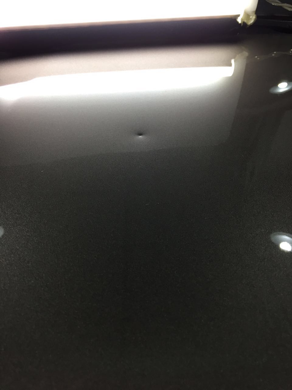 汽车被砸出坑处理,车被放炮砸了个坑怎么修复