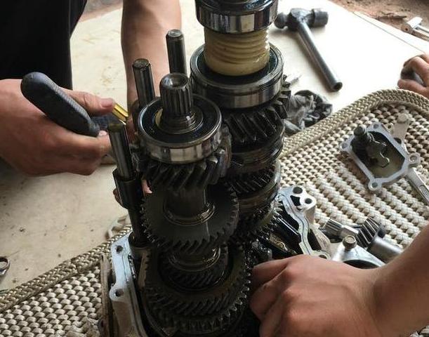 五菱车开了十年了是不是油耗很高,五菱车开久了换什么省油