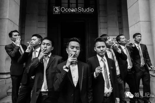 新郎怎么跟伴郎互动,新郎伴郎合影互动