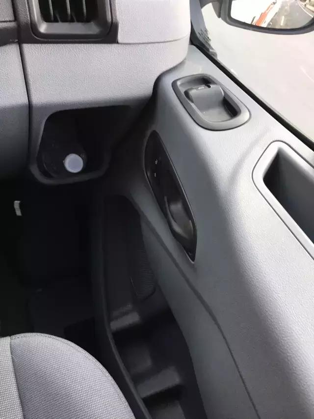 福特全顺哪一款最适合拉货,福特新全顺2.0t汽油拉货视频