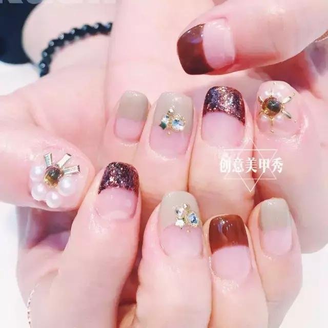 永不过时的5款美甲你做过几款,再不做美甲就要疯了音频