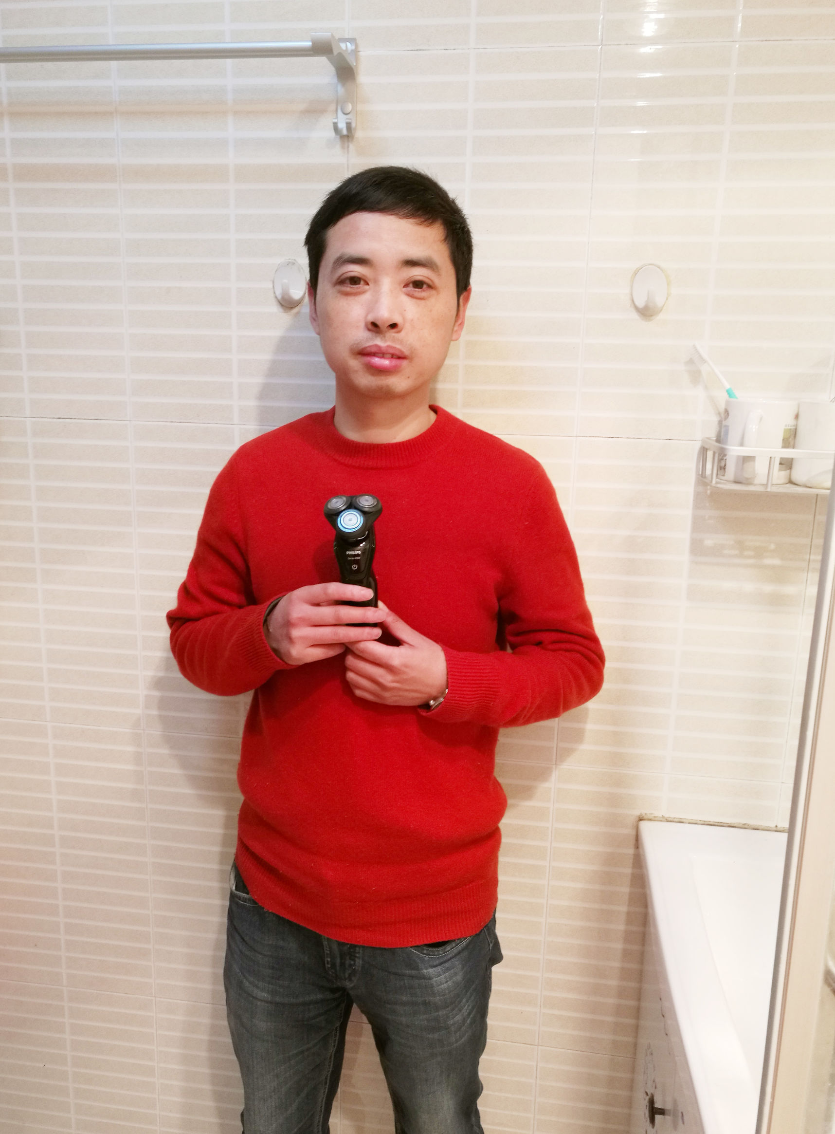 男人的“面子”——飞利浦电动剃须刀测评