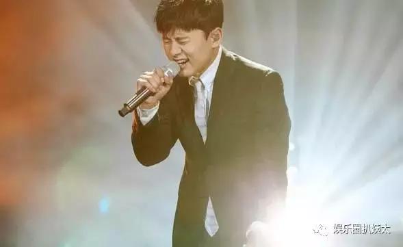 张杰下腰歌唱,张杰大张伟开场舞