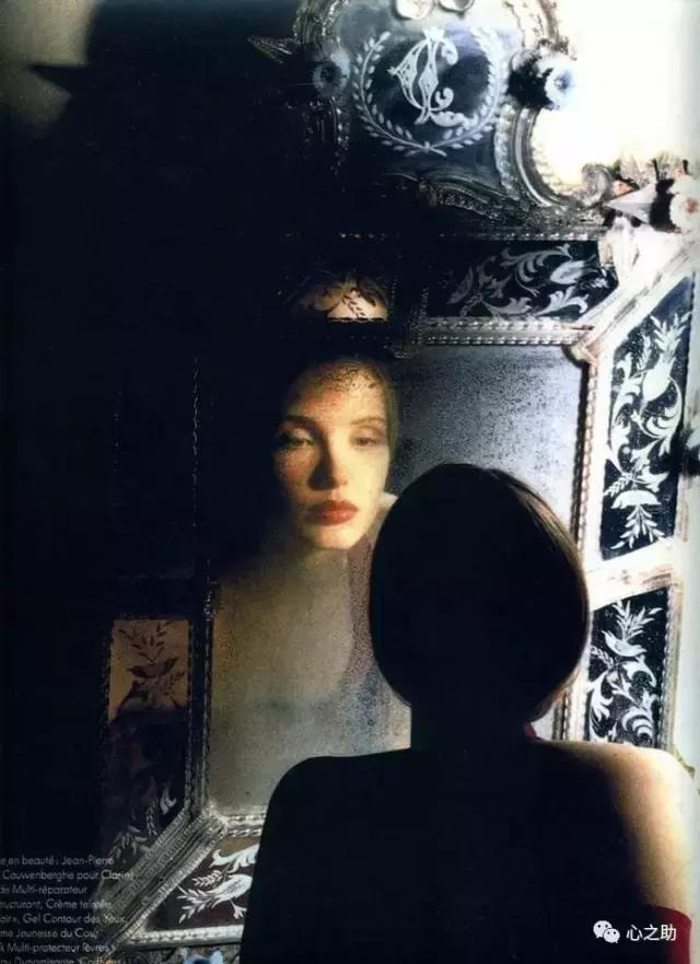 女人跟男人示弱的视频,女人向男人示弱的句子