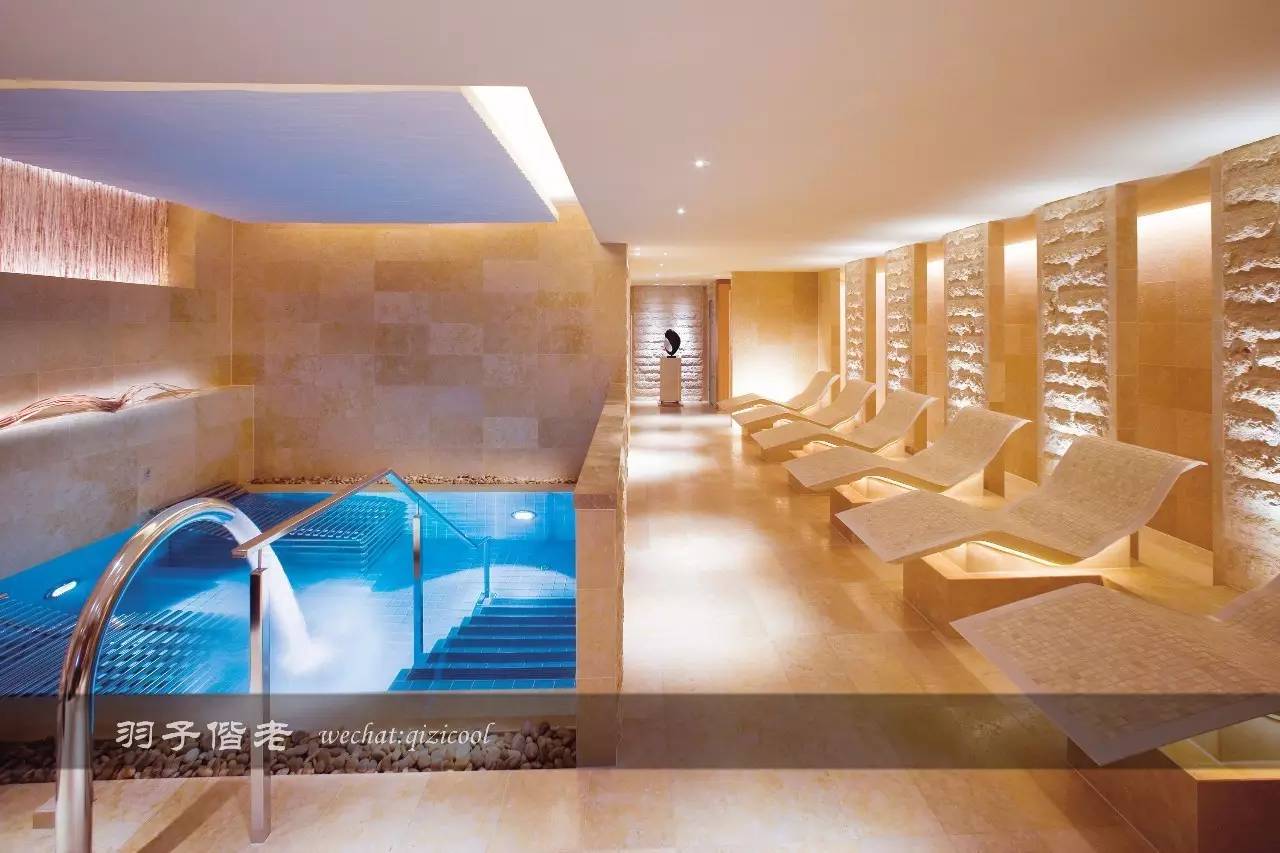 藏匿在繁华中环背后的丝丝暖意 (藏在繁华中环中的丝丝暖意)