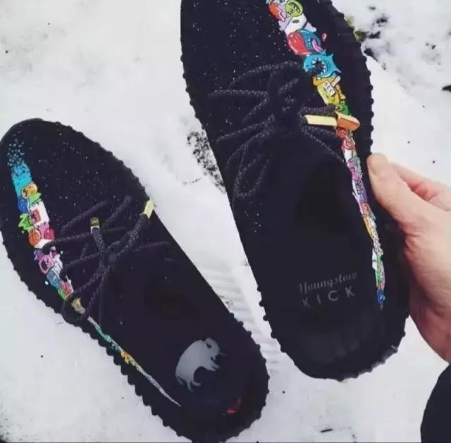 假yeezy有哪些,穿假yeezy能看出来吗