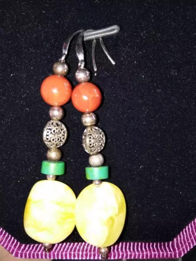 你这么丑就别戴南红了！