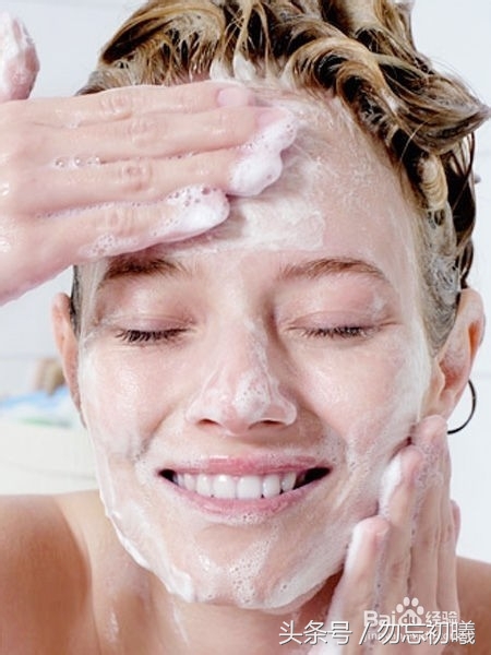 面部白头闭口粉刺怎么去除,最严重的粉刺消除方法