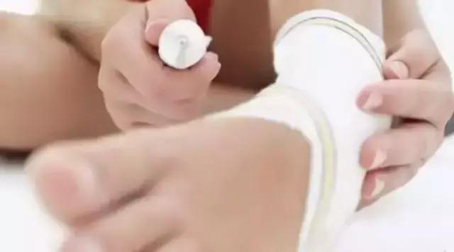 什么时候冷敷什么时候热敷脸,什么时候冷敷什么时候捂出汗