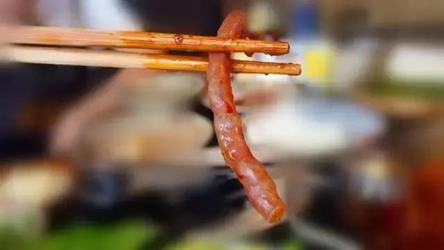 干倒了卖龙虾的，又抢了酒吧生意！这家店到底有什么魔力？