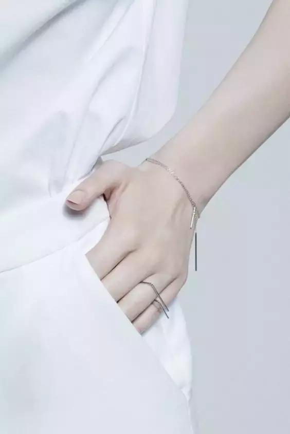 明星同款百元饰品,百元能买到什么化妆品