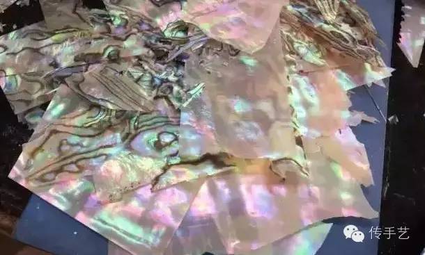 把贝壳焯水，去皮，切片，然后变魔术螺钿工艺（附制作工艺）