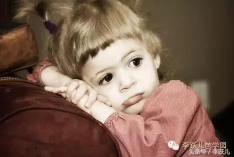 孩子“爱粘人”“不上幼儿园”的6大情绪问题解决对策