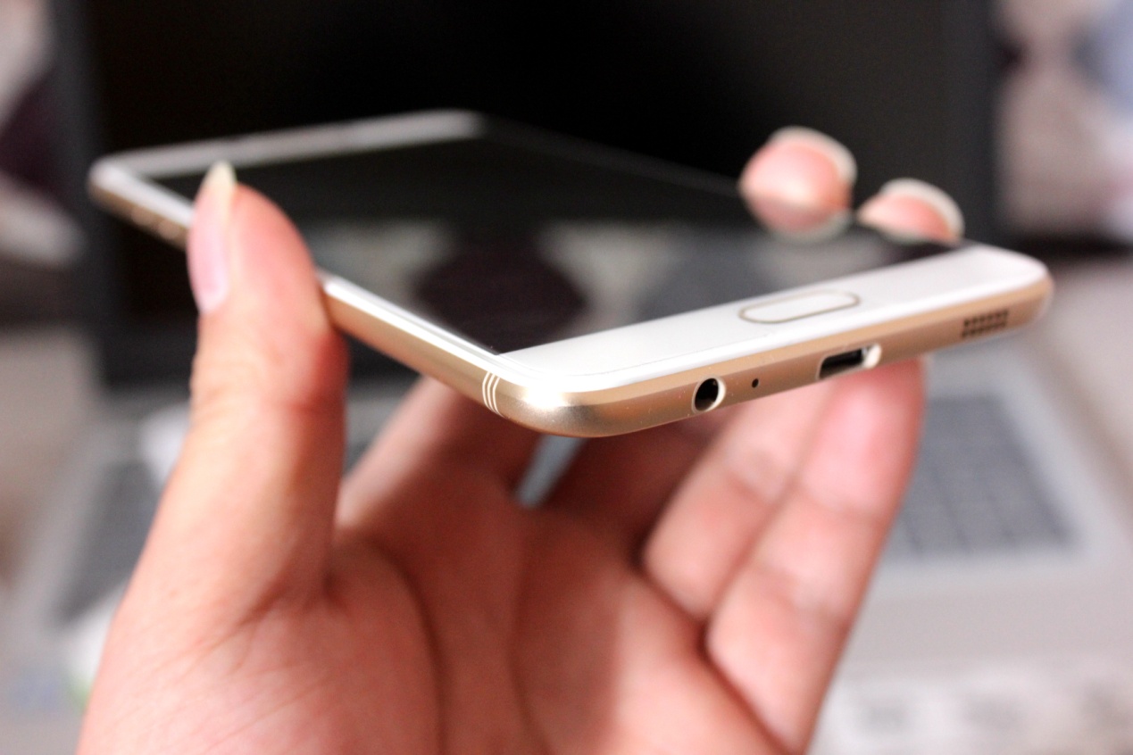 三星手机c7pro评测参数,三星手机c7与c7pro的区别