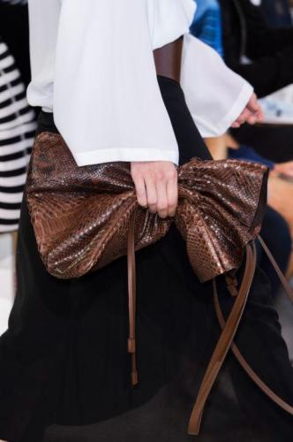 女人的经典包今年流行哪一款,现在流行的潮包