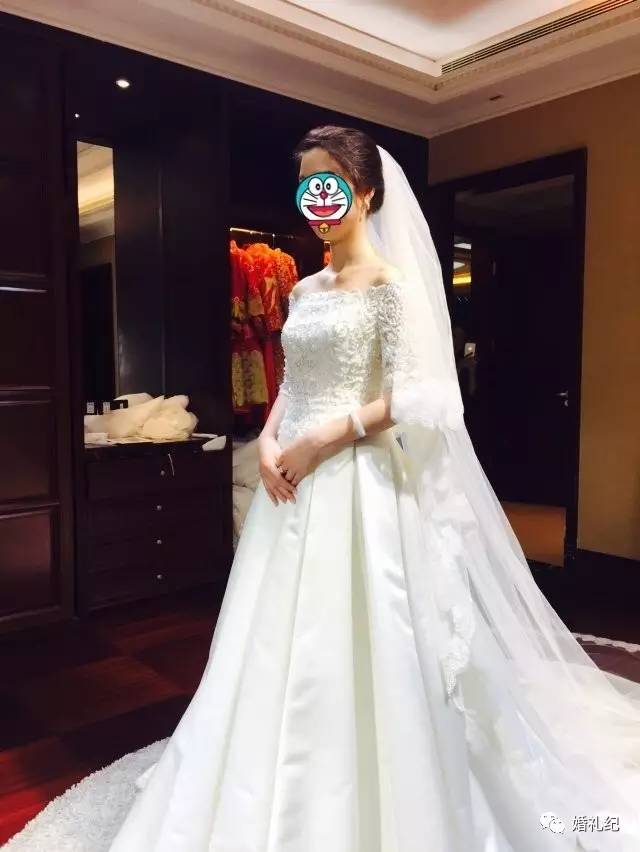 太瘦婚纱撑不起来?她们试完10家店,发现这3个款式最遮骨头